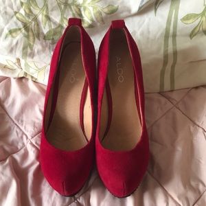 ALDO red high heel wedges👠 size 39 (8.5)